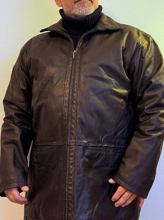 Vste cuir 56