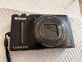 Nikon Coolpix S8100