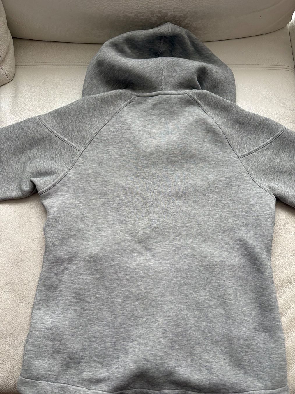 Nike Jacken: Nike Tech Fleece Jacke Damen S – Gebraucht aus Nürensdorf von Trisch 2