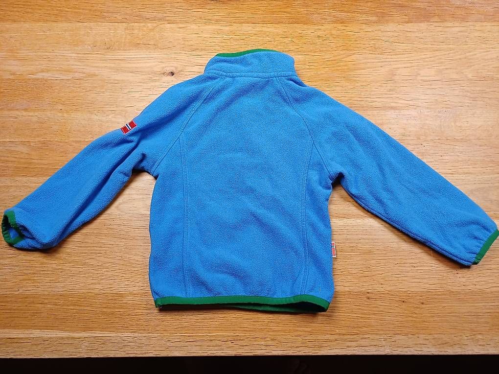 Pullover & Sweatshirts: Trollkids Fleecepullover 92 – Gebraucht aus Meikirch von Scd1907 1