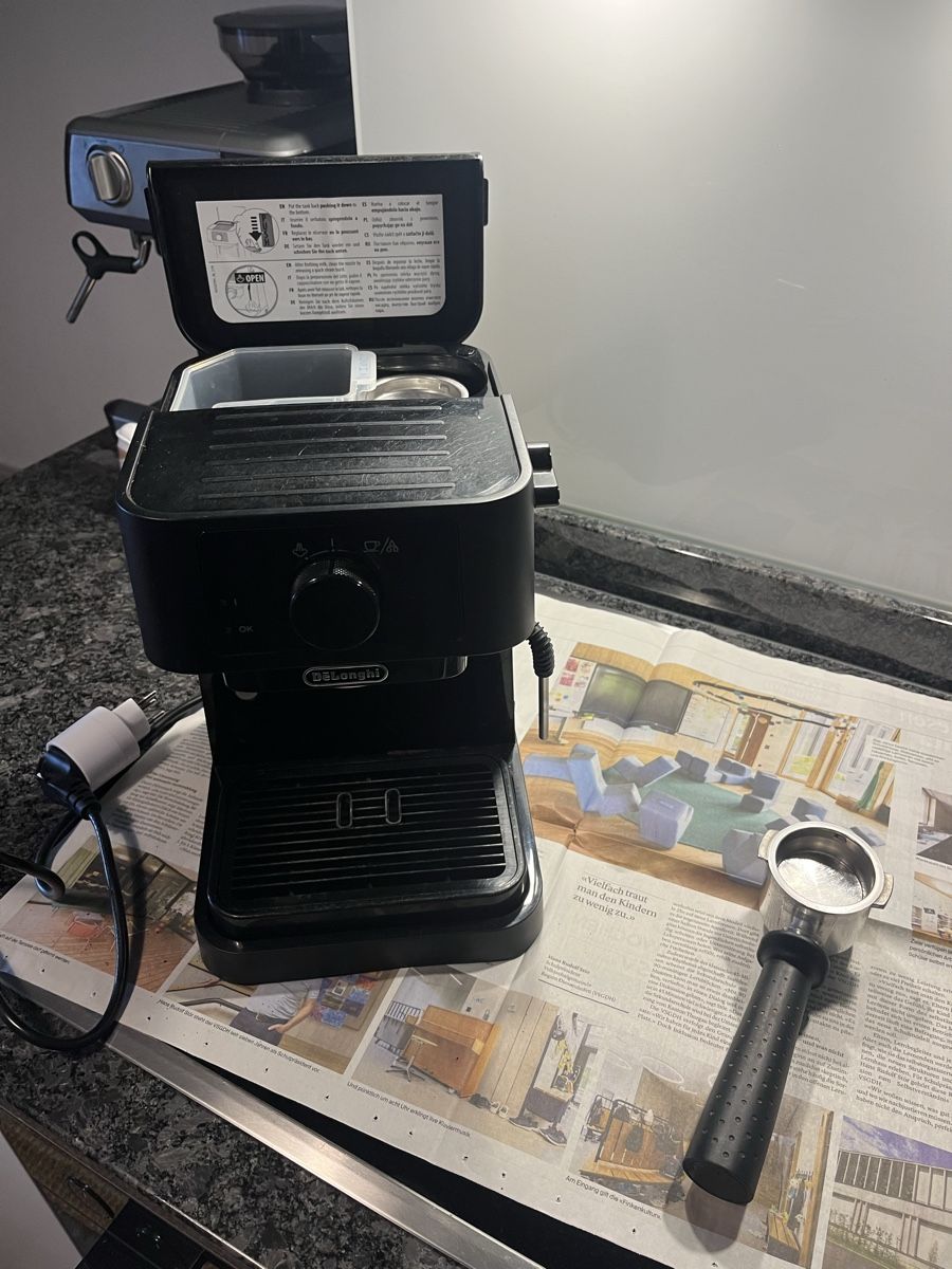 De'Longhi Kaffeemaschinen & Espressomaschinen: DeLonghi Kaffeemaschine – Gebraucht aus Schaffhausen von t.iinaaaa