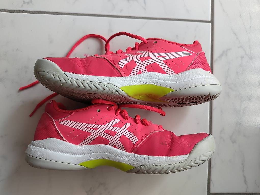 Asics Scarpe per ragazze: Asics Hallenturnschuhe Grösse 37 – Usato da Meilen venduto da Hope777 3