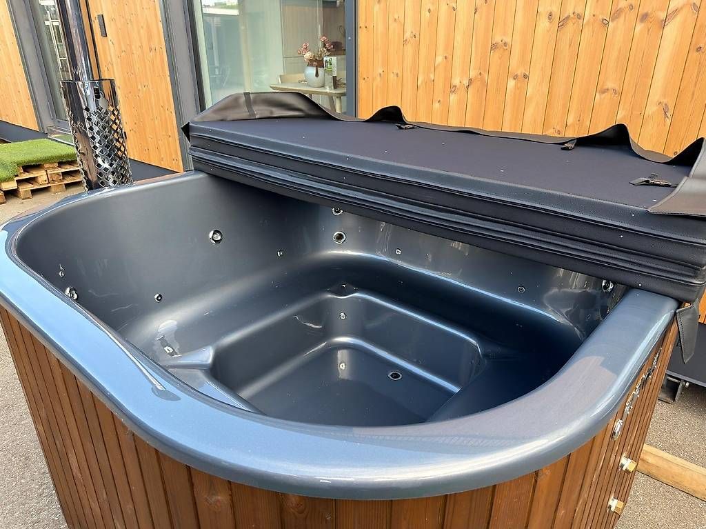 Whirlpool: Square Horizon Hotpot – Gebraucht aus St. Gallen von Spa_at_Home911 9