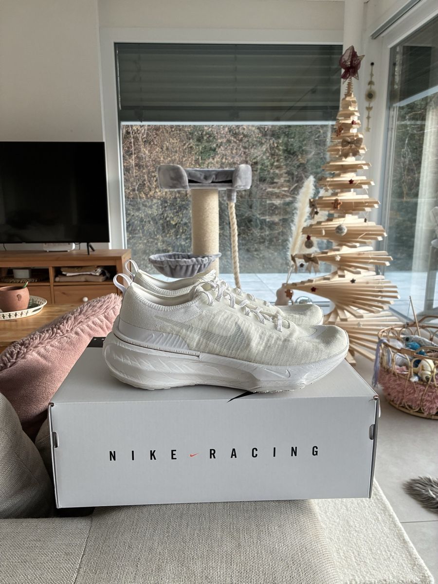 Nike Herrenschuhe: Nike invincible 3 pointure 44.5, parfait état! – Neu (gemäss Beschreibung) aus Champlan von YForter