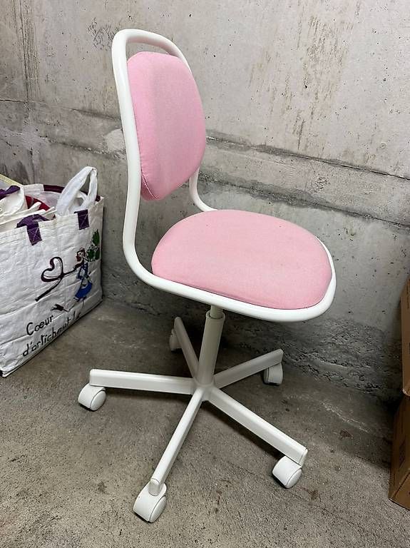 Scrivanie: Bureau avec chaise pour fille – Usato da Genève venduto da mar_rw9d 3