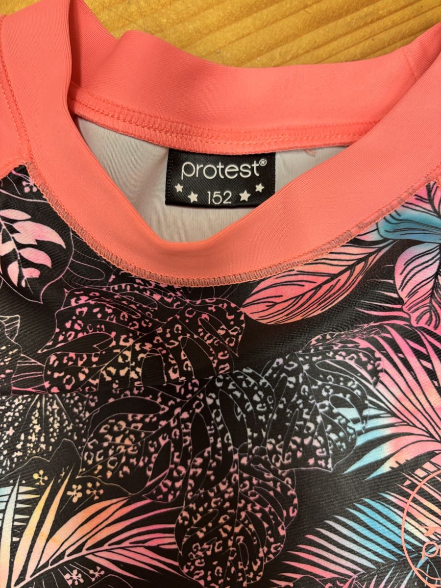Camicette, T-shirt & Top: Protest UV Shirt Mädels, Grösse 152 – Usato da Büren an der Aare venduto da Nikito2001 2