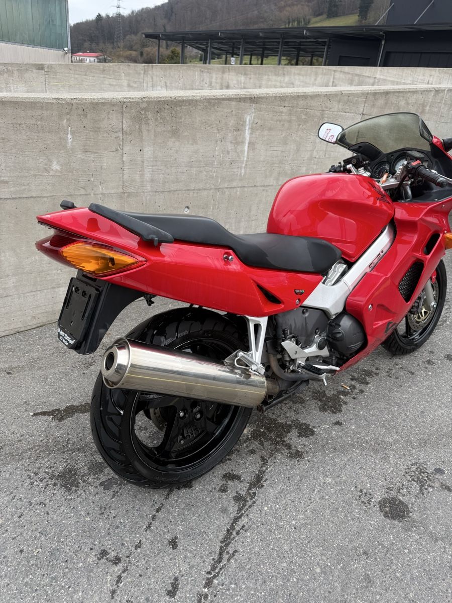 Honda Strasse: HONDA VFR 800 FI - 34 Kw – Gebraucht aus Vucherens von Chexbres69 9