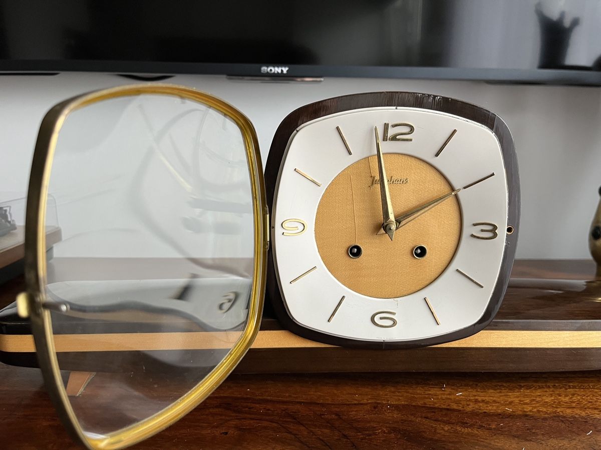 Junghans Stand- & Wanduhren: Junghans Table Clock Vintage Wooden Case Working Condition – Gebraucht aus Staufen von sam_87xk 1