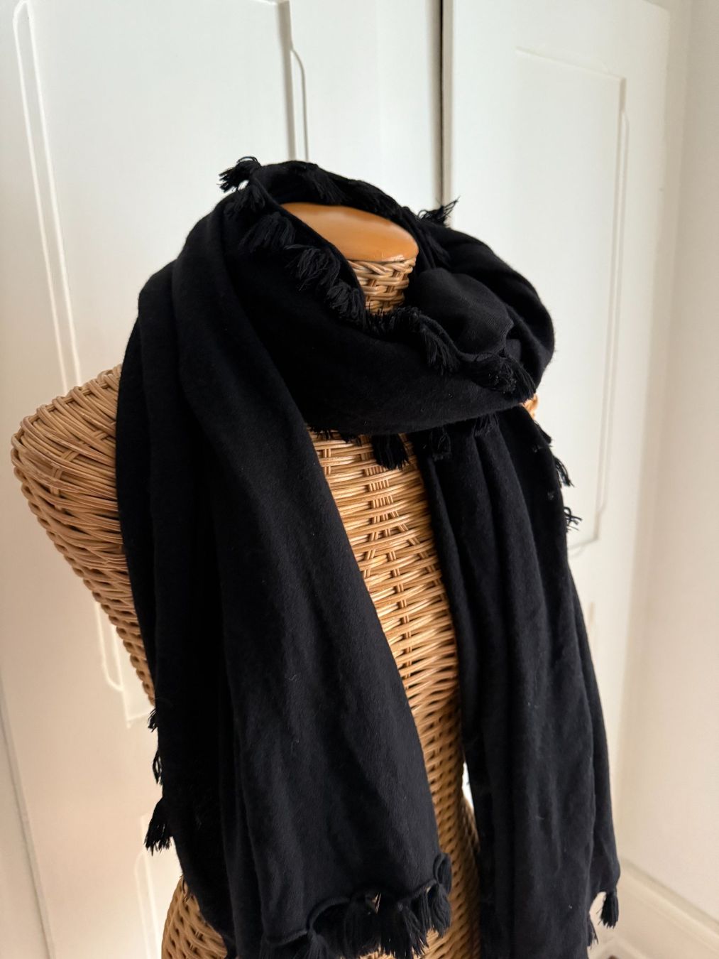Foulards & écharpes: Schal schwarz weich gross – D'occasion à Zürich par Diazaio 1