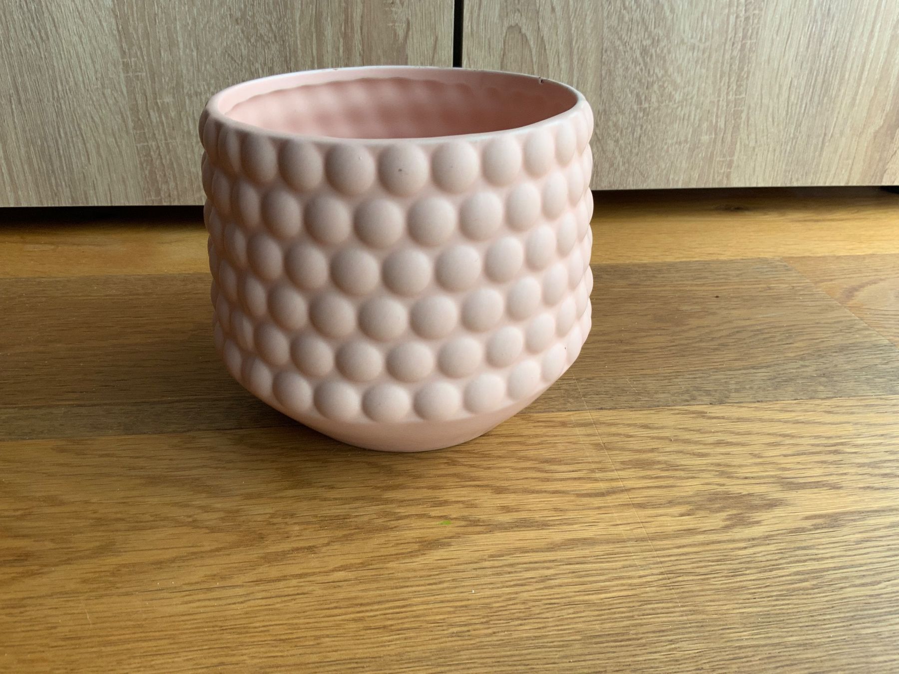 Vasi per fiori: Süesse rosa Übertopf mit Noppenmuster - Frühling! – Usato da Schübelbach venduto da S1CH 1