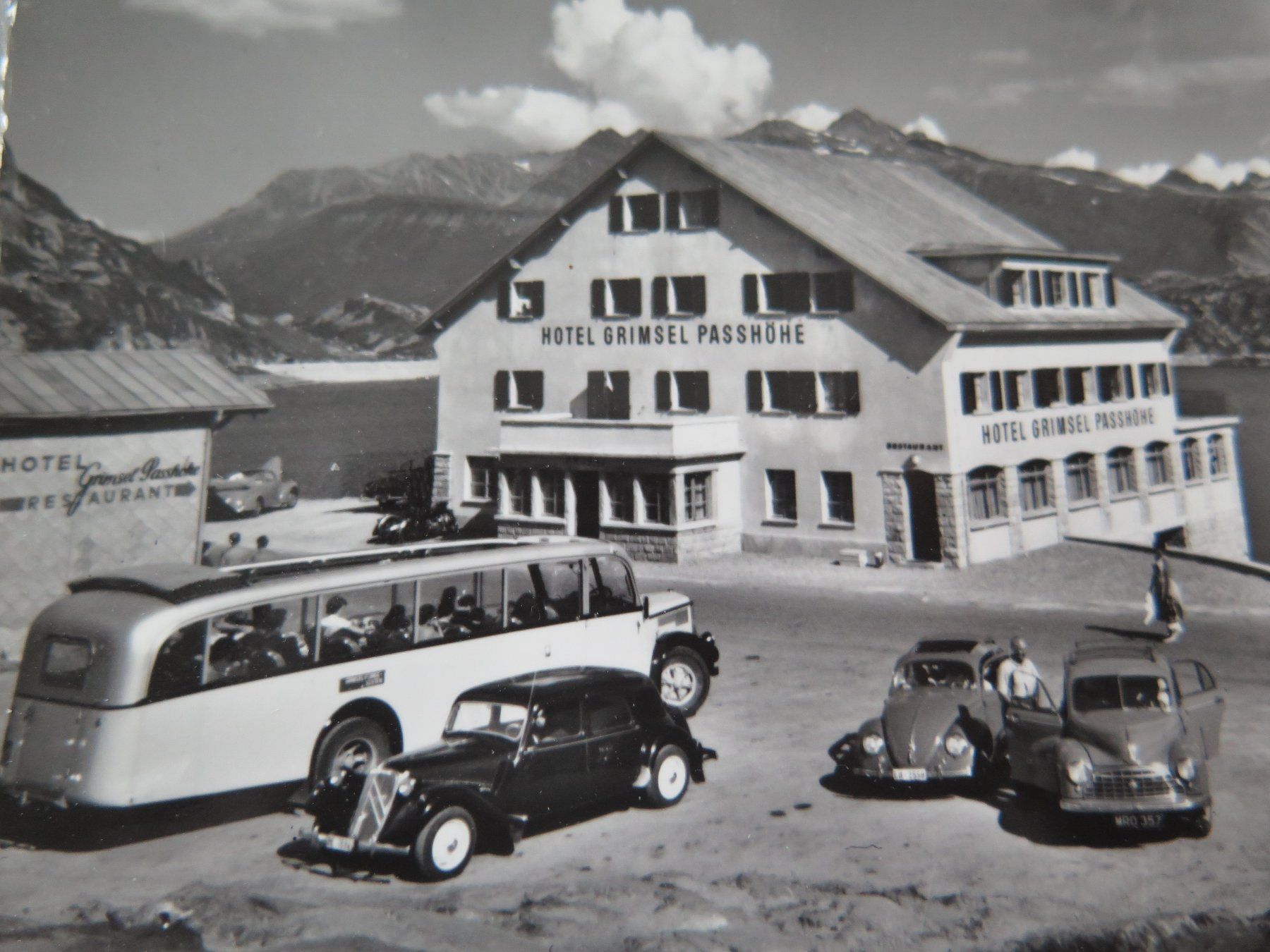 Cartes postales: GRIMSEL PASSHÖHE -  SAURER-POSTAUTO - ALTE AUTOS – D'occasion à Wittenbach par lipasal 1