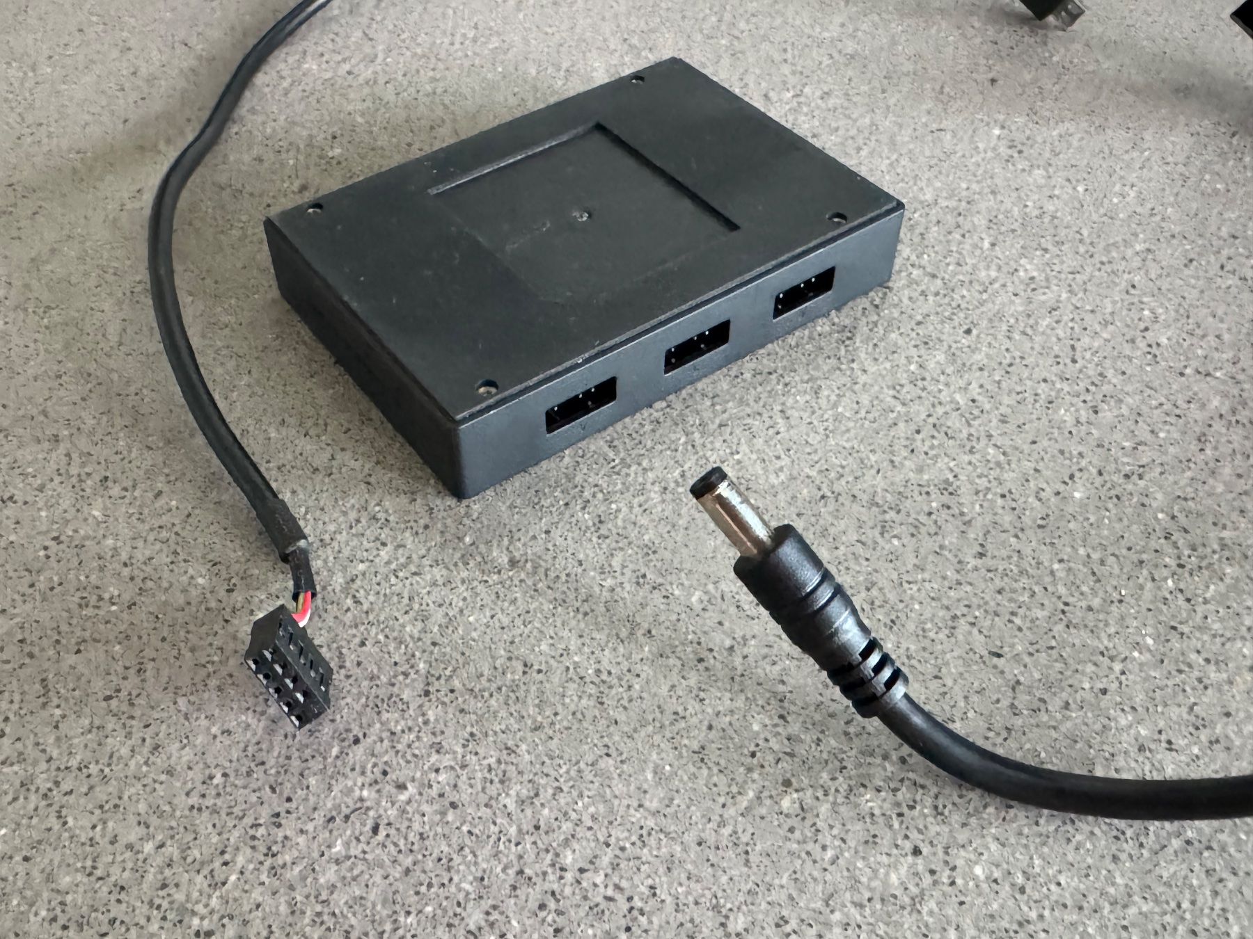 Razer Custodie: Razer Addressable RGB Controller ARGB – Usato da Luzern venduto da DarthYodus 2