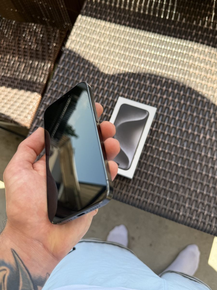 Apple Portables: iPhone 15 pro – Neuf (Voir description) à Lausanne par Qwent28 6