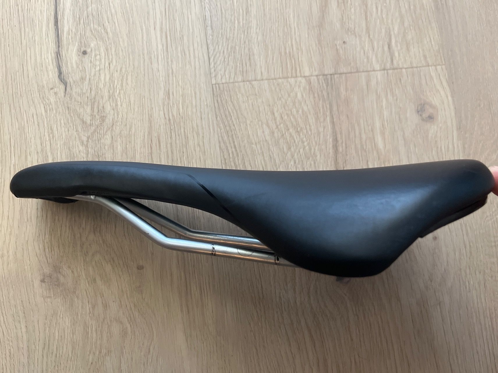 Specialized Sonstiges Radsport Zubehör: Specialized Phenom Expert 143mm - Rennvelo/MTB Sattel – Gebraucht aus Hinwil von  2