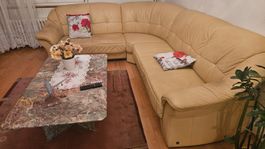 In Basel, Ecksofa aus Leder, beige