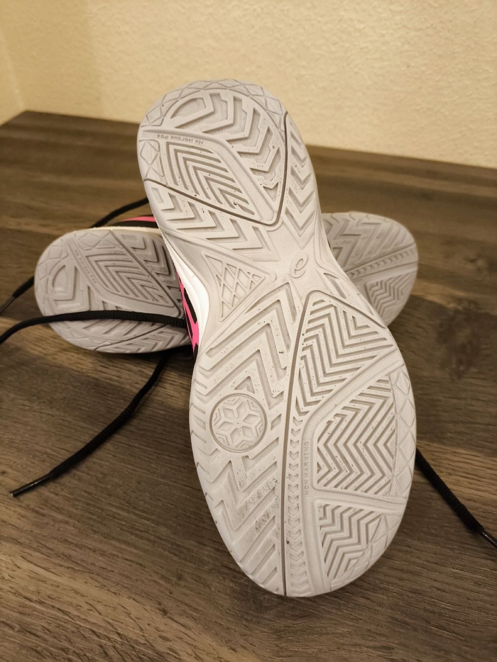Asics Scarpe per ragazzi: Asics Hallenschuhe Grösse 36 – Usato da Tecknau venduto da pia_b86r 3