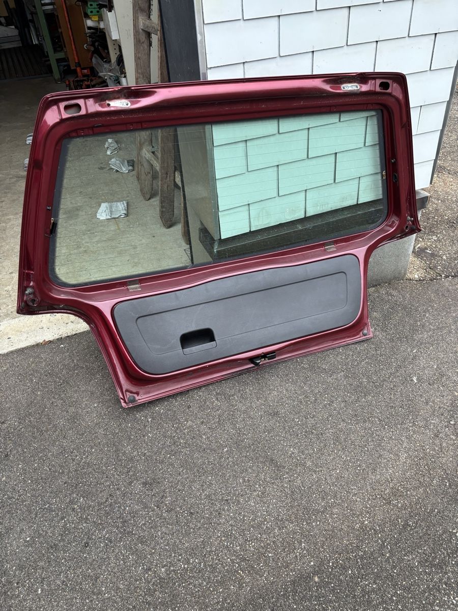 VW Tutti pezzi di ricambio auto: Vw Golf 3 jg 1994 Heckklappe – Usato da Engelburg venduto da schrotti02 1