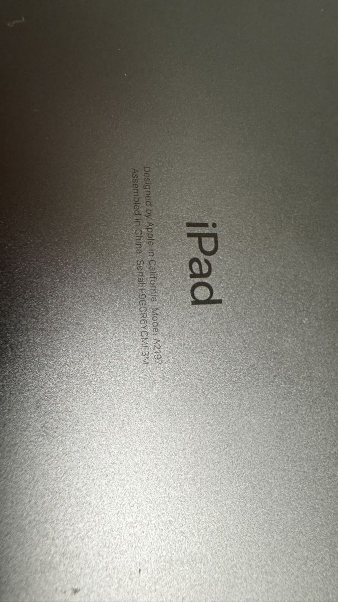 Apple Tablettes PC: Apple ipad model A2197 guter zustand – D'occasion à Kaltbrunn par meppi123 2