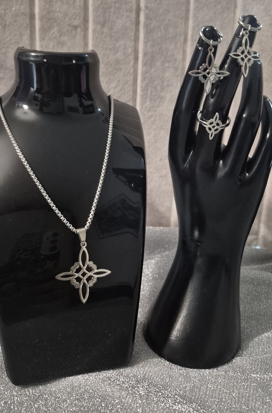 Sonstiger Schmuck: Set gioielli acciaio nodo celtico donna – Neu (gemäss Beschreibung) aus Giubiasco von Stefaniav