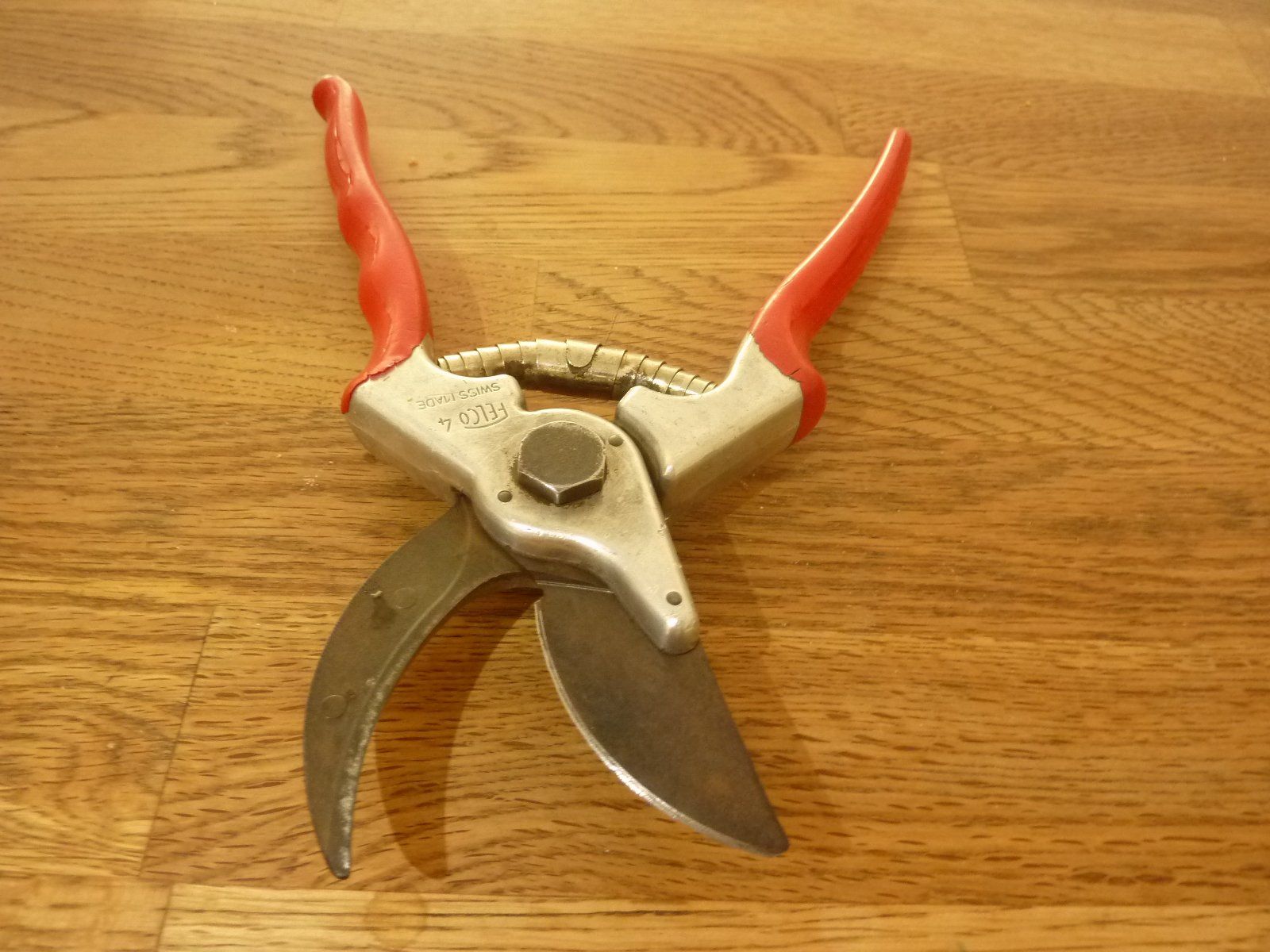 Felco Alle Werkzeuge: Original Gartenschere Felco 4 Swiss Made – Gebraucht aus Hochfelden von swissice 2