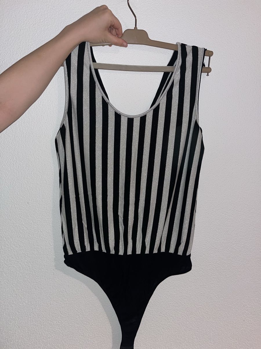 T-shirt: Striped bodysuit – Nuovo (secondo la descrizione) da Zürich venduto da ste_89cs 1