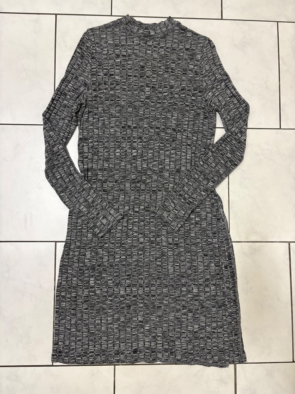 Maglioni & Felpe: Pulover Midi / Puloverkleid – Usato da Basel venduto da tif_m2h6