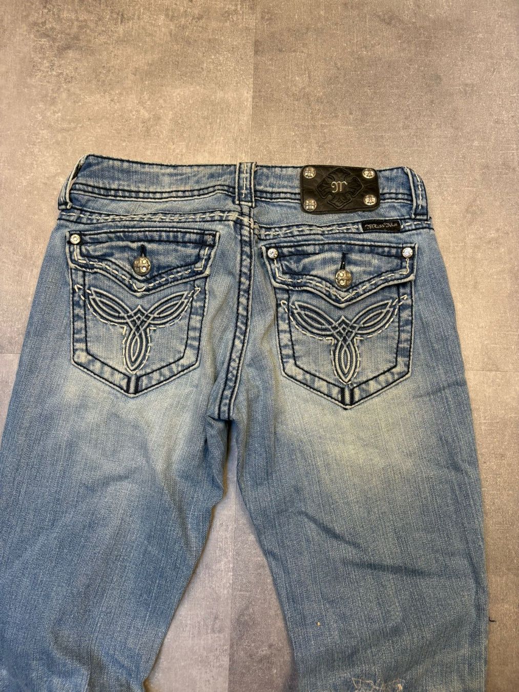 Jeans: Miss Me Bootcut Flared Jeans - Grösse M/28 – Nuovo (secondo la descrizione) da Werdenberg venduto da hase.vintage