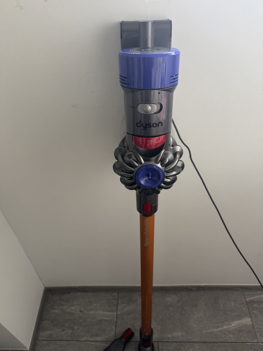 Dyson Aspirapolveri & Accessori: Dyson V10 Absolut Staubsauger defekt – Difettoso da Chur venduto da rau_6pvc