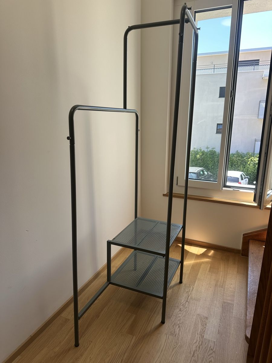 Ikea Porte manteau: Ikea Garderobe, Grün – D'occasion à Binningen par gal_cbz7