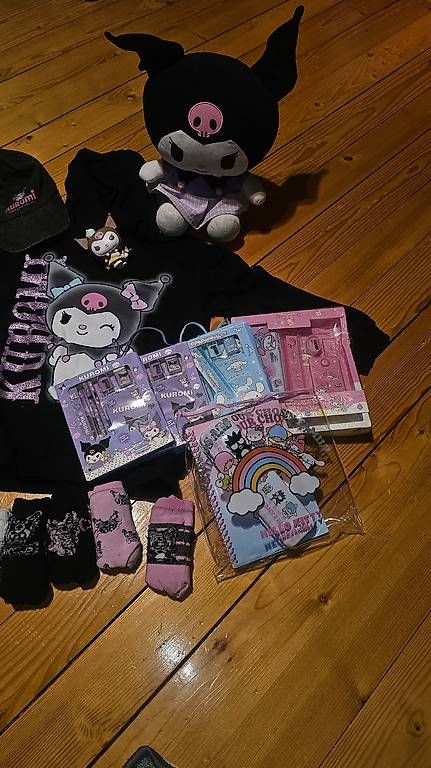 Sanrio Spielzeuge: Riesiges XXL Kuromi Set – Neu (gemäss Beschreibung) aus Grosswangen von Glod 2