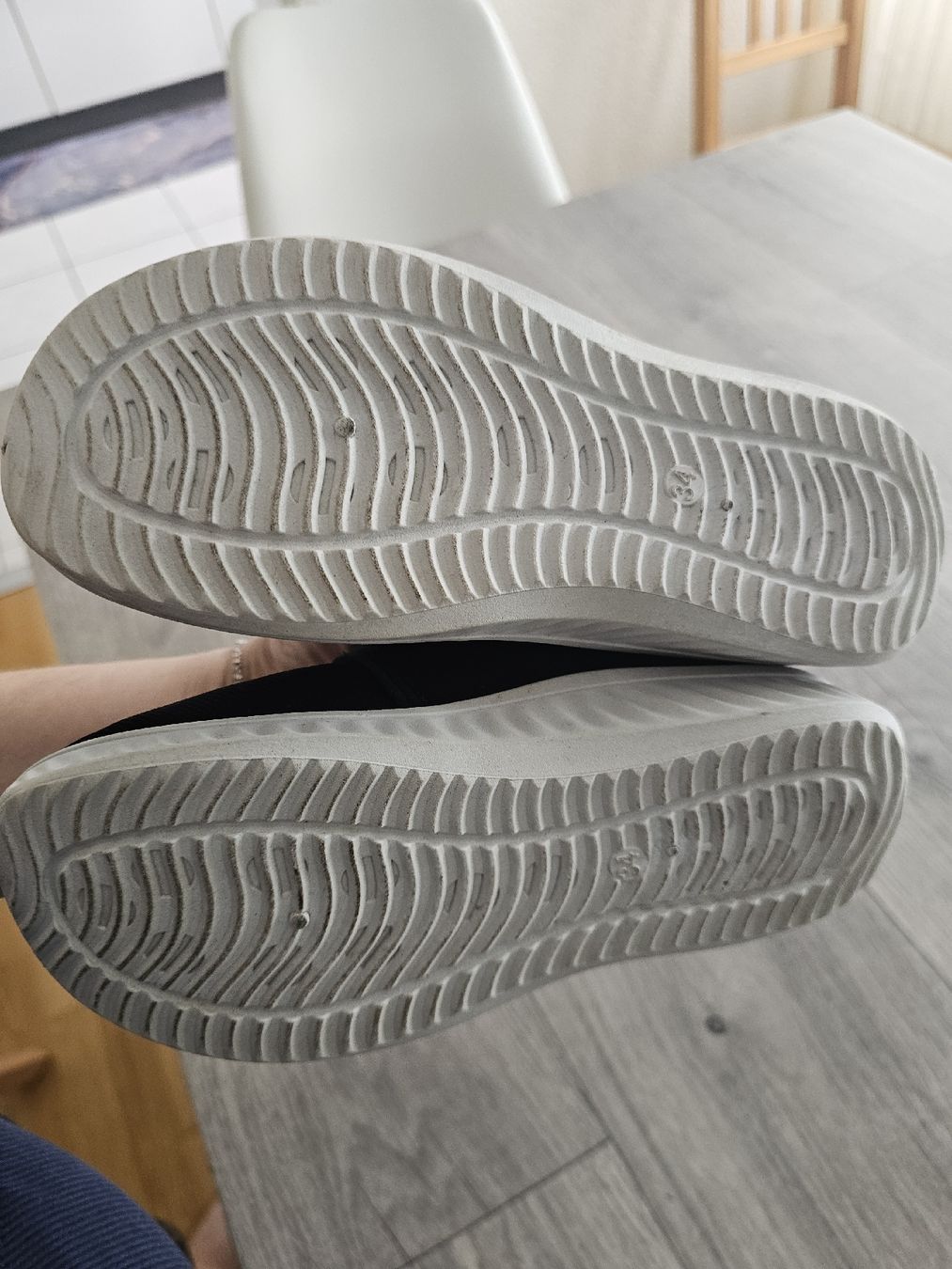 Scarpe per ragazzi: hausschuhe gr 34 – Nuovo (secondo la descrizione) da Münchenbuchsee venduto da Kappa8 1