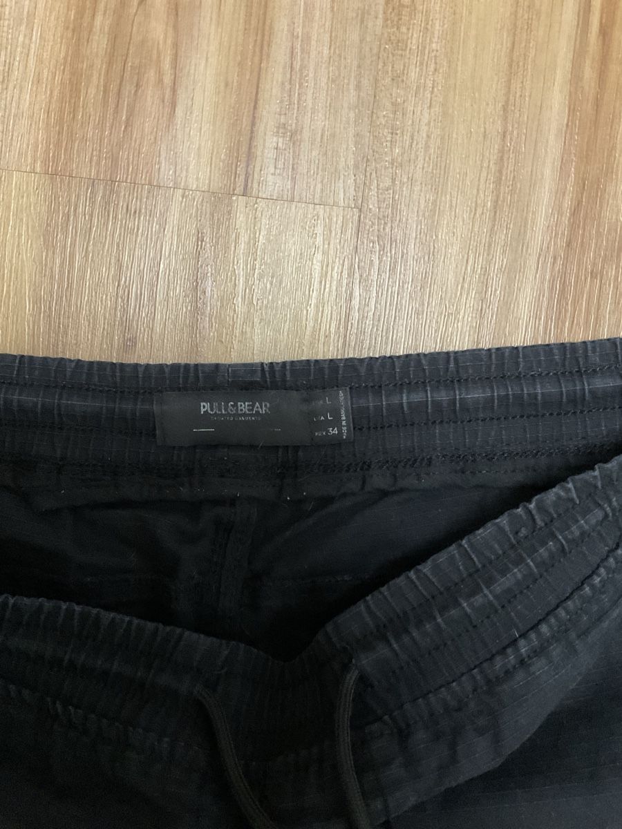 Pull&Bear Pantaloni: Herren 3x Cargohose Pull&Bear Grösse L guter Zustand – Usato da Rorschach venduto da daj_9gxt 1