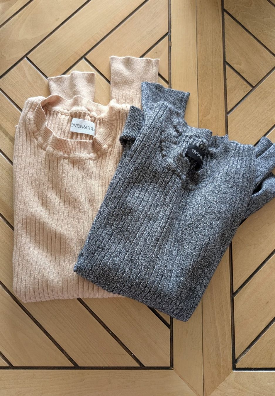 Kleiderpakete: Set Pullover Damen beige + grau Grösse S, neuwertig – Gebraucht aus Au SG von and_cra