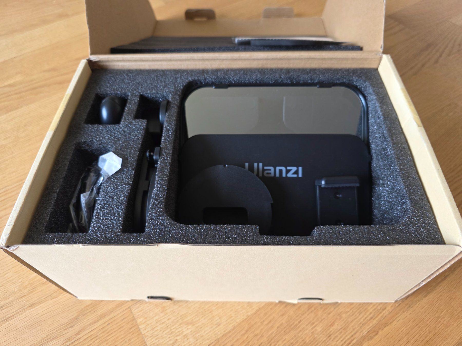 Proiettori: Ulanzi RT02 Universal Teleprompter, used once, like new – Usato da Stetten AG venduto da AlexandruEP