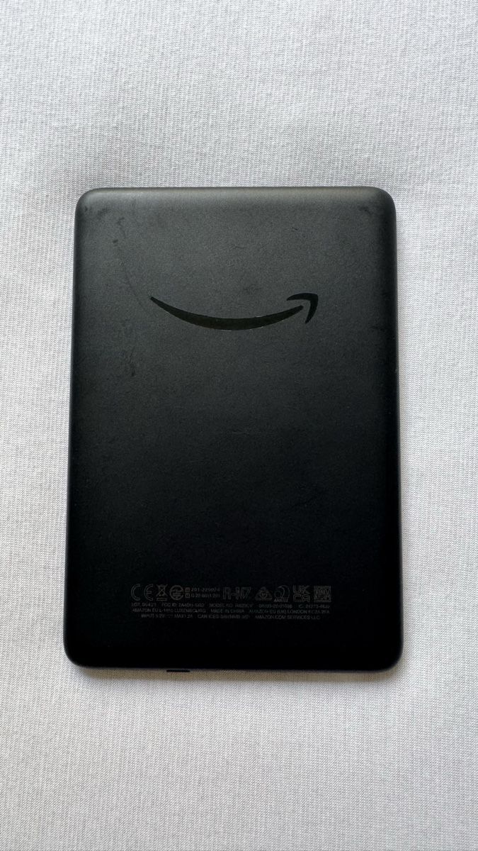 Amazon Tablettes PC: E-Reader Amazon Kindle Basic schwarz, ohne Werbung, 16GB – D'occasion à Cham par valeria.x 2