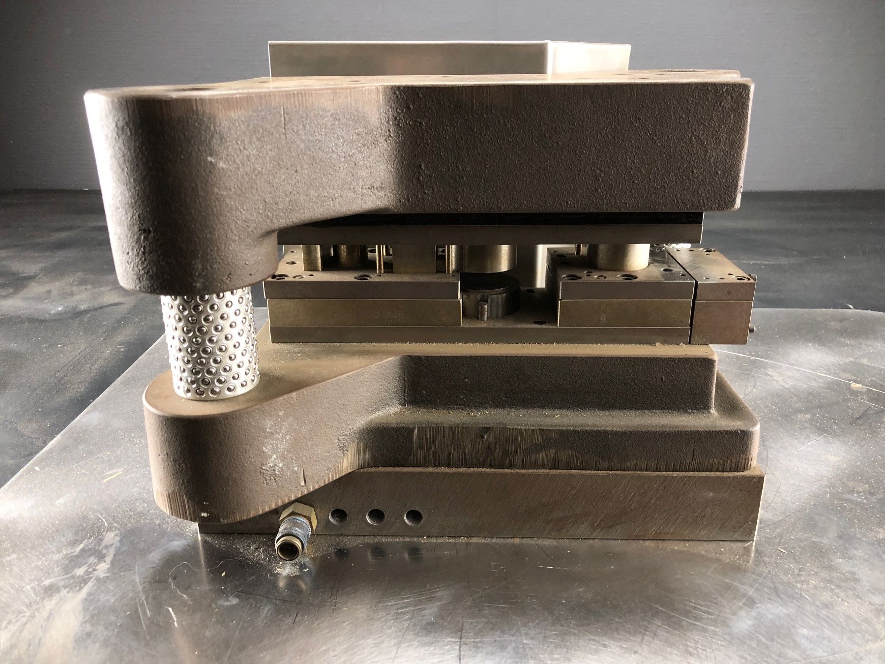 Sciablone: Agathon Stanzform, Säulengestell, beste Qualität – Usato da Laufenburg venduto da Sirluger 5
