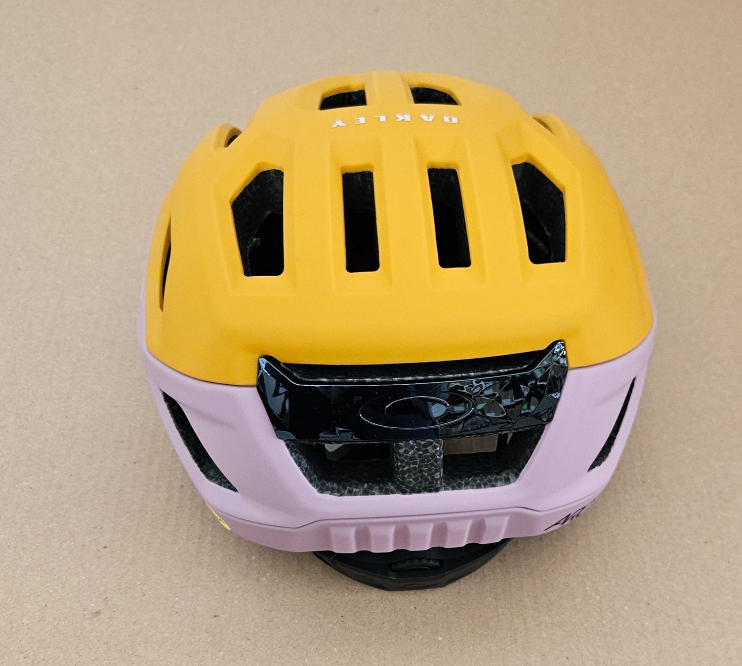 Oakley Caschi: Oakley Fahrradhelm ARO3 – Nuovo (secondo la descrizione) da Dachsen venduto da Topparts1 1