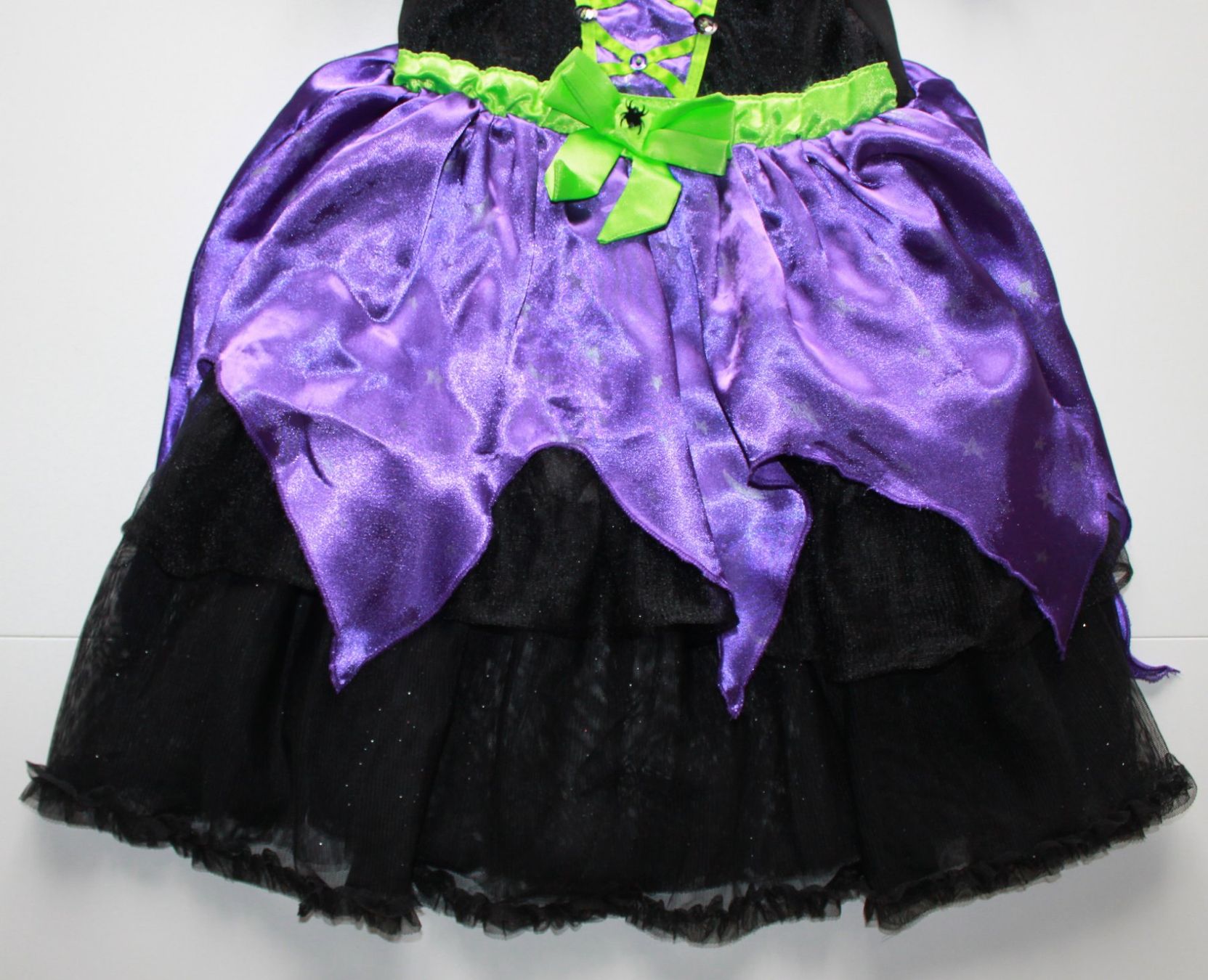 Costumi: Costume sorcière / Hexe t. 2 - 3 ans – Usato da Peseux venduto da CoolShoping 4