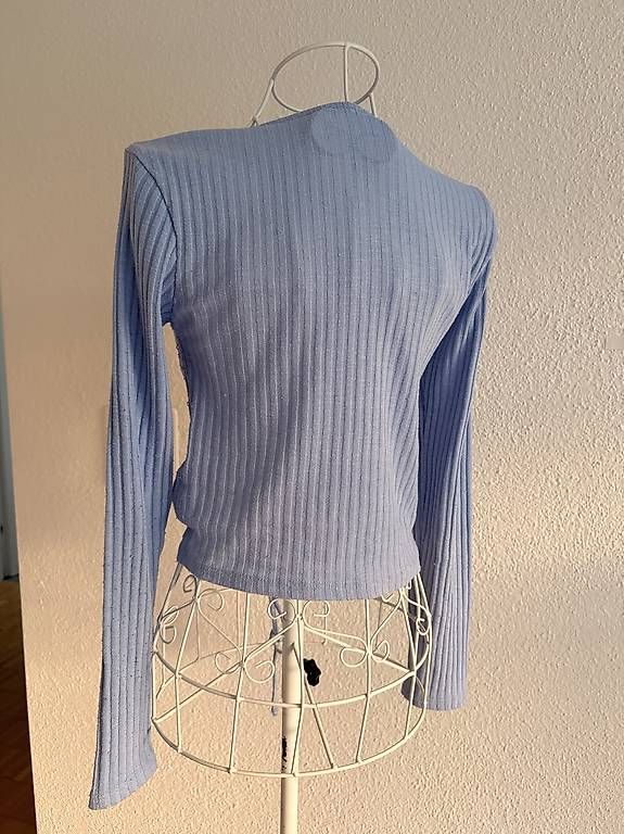 Tops:  Geripptes Langarm-Top mit Raffdetail  – D'occasion à Kriens par dajaxoxo 1