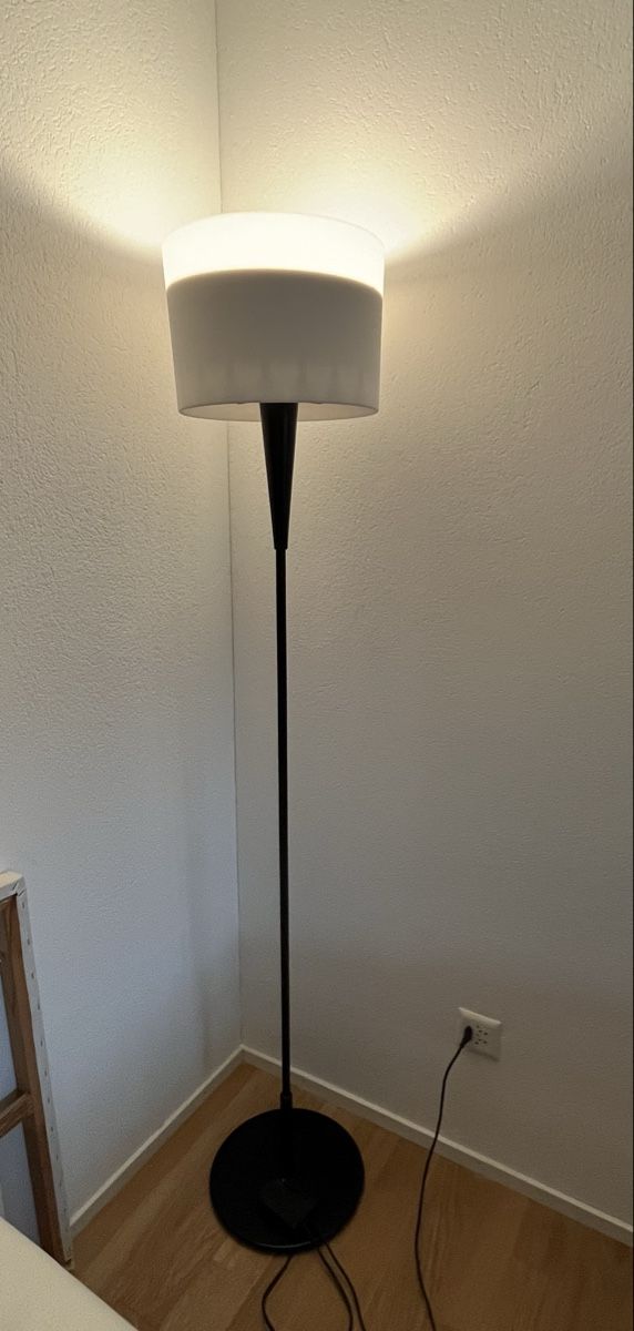 Lampen: Stehleuchte mit Dimmer – Gebraucht aus Zürich von Sharonsimona 1