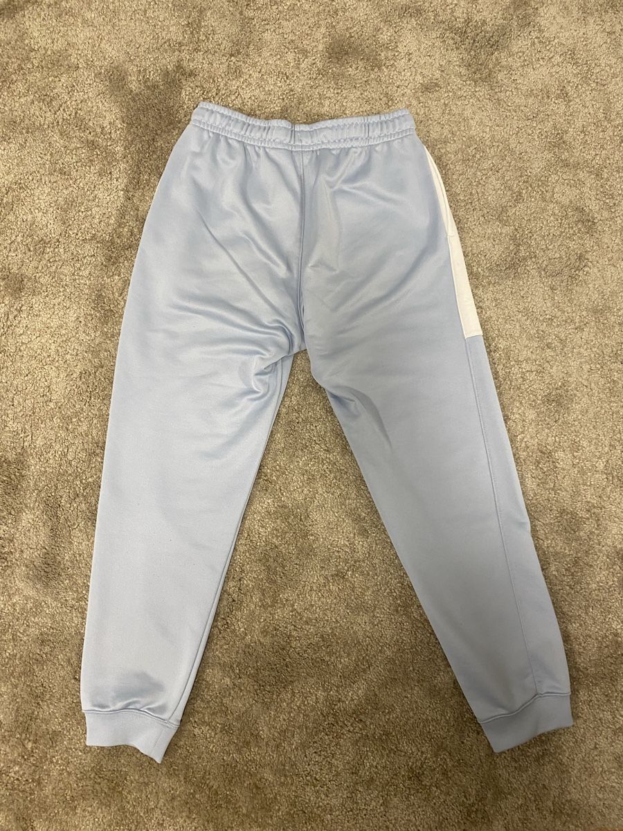 Nike Lotti di vestiti: Nike Trainingsanzug Gr. M – Usato da Brüttisellen venduto da xe_m 3