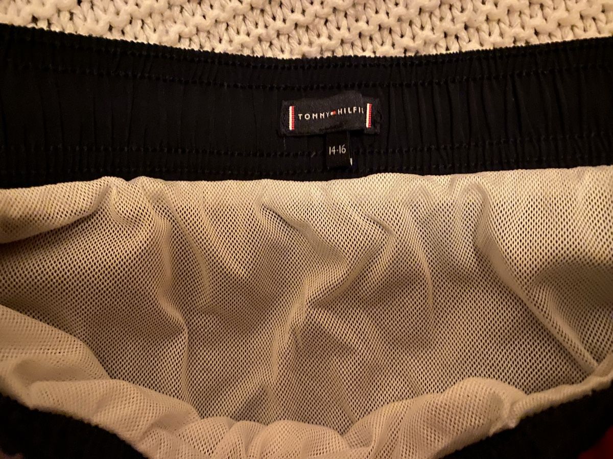 Tommy Hilfiger Costumi da bagno: Shorts Tommy Hilfiger taille 14-16 ans – Nuovo (secondo la descrizione) da Geneve venduto da Monthoux13 2