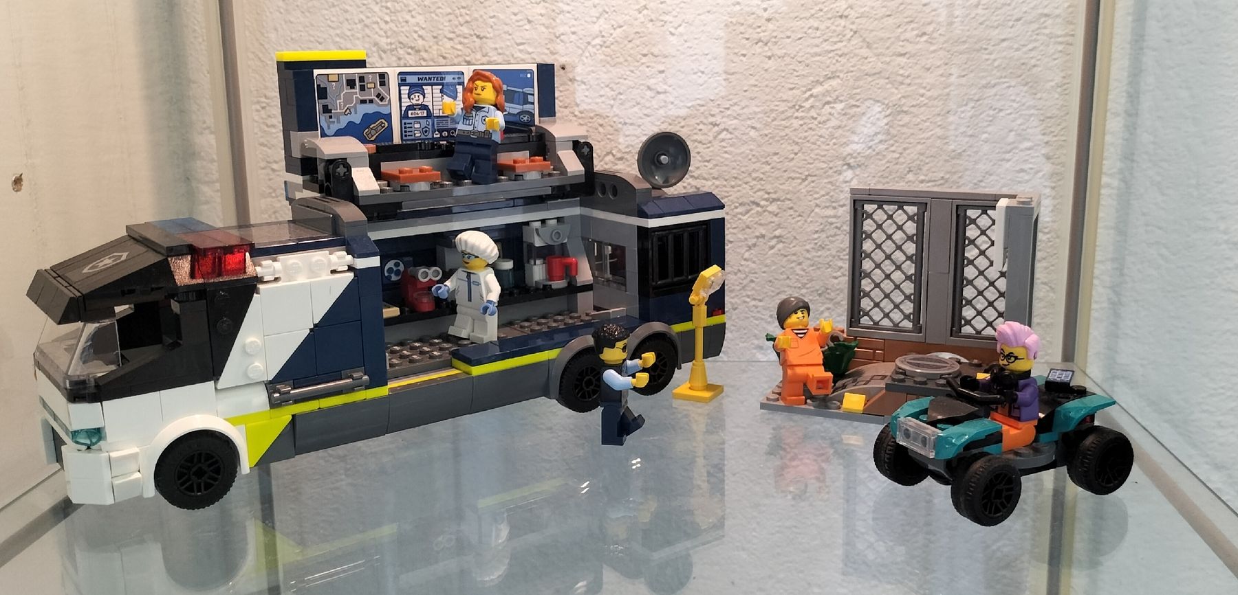 Lego Kit di costruzioni: Lego City 60418 Mobiler Polizeitruck – Nuovo (secondo la descrizione) da Heimenschwand venduto da Gurnigel0