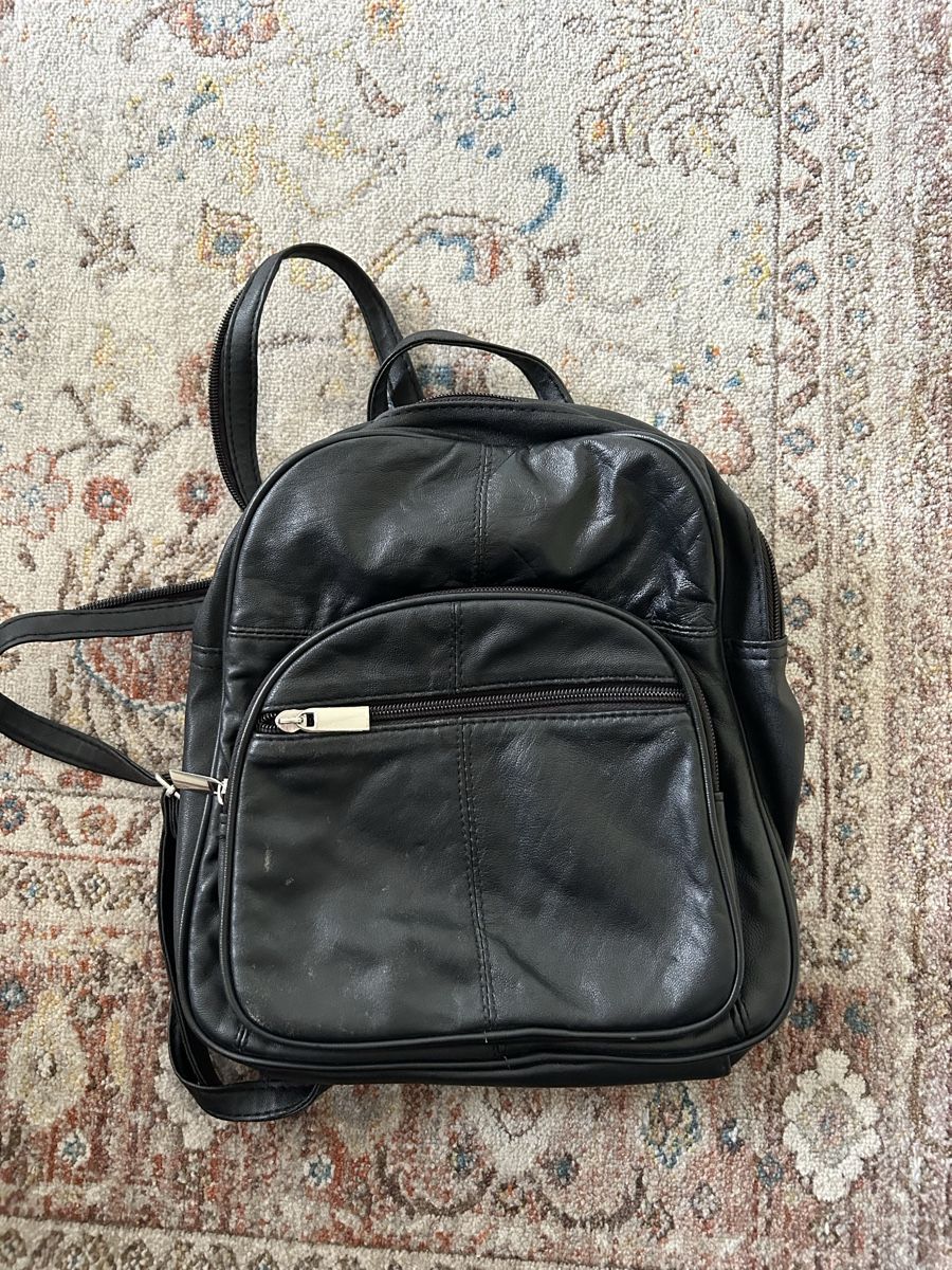 Rucksäcke: Schwarzer Lederrucksack – Gebraucht aus Basel von ros_lh8r