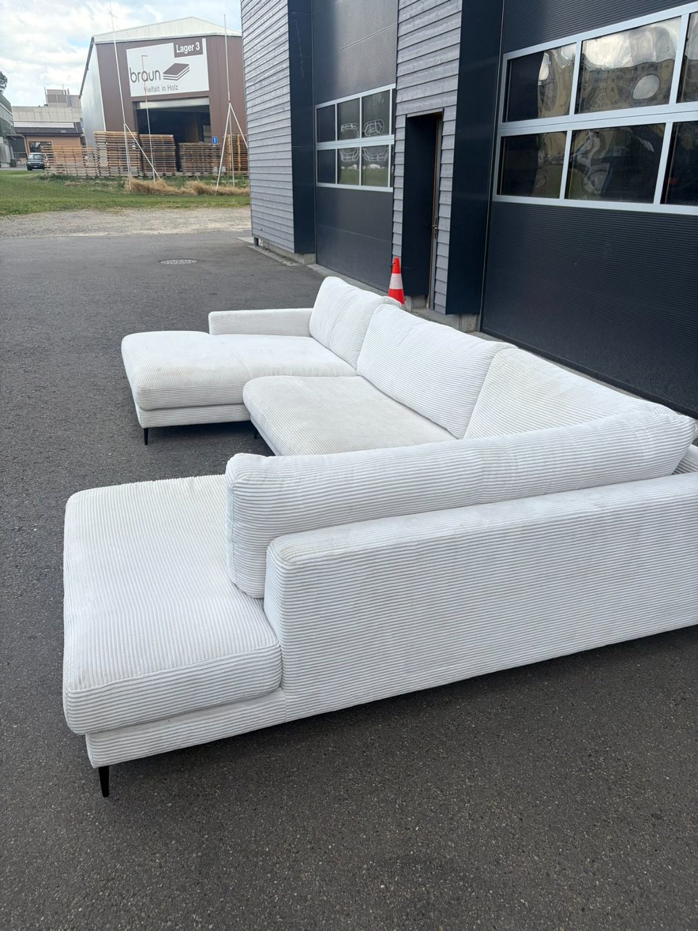 Pfister Sofas: Sitzgruppe SOFA "Cord light grey" – Gebraucht aus Gossau SG von WiWo9200 3