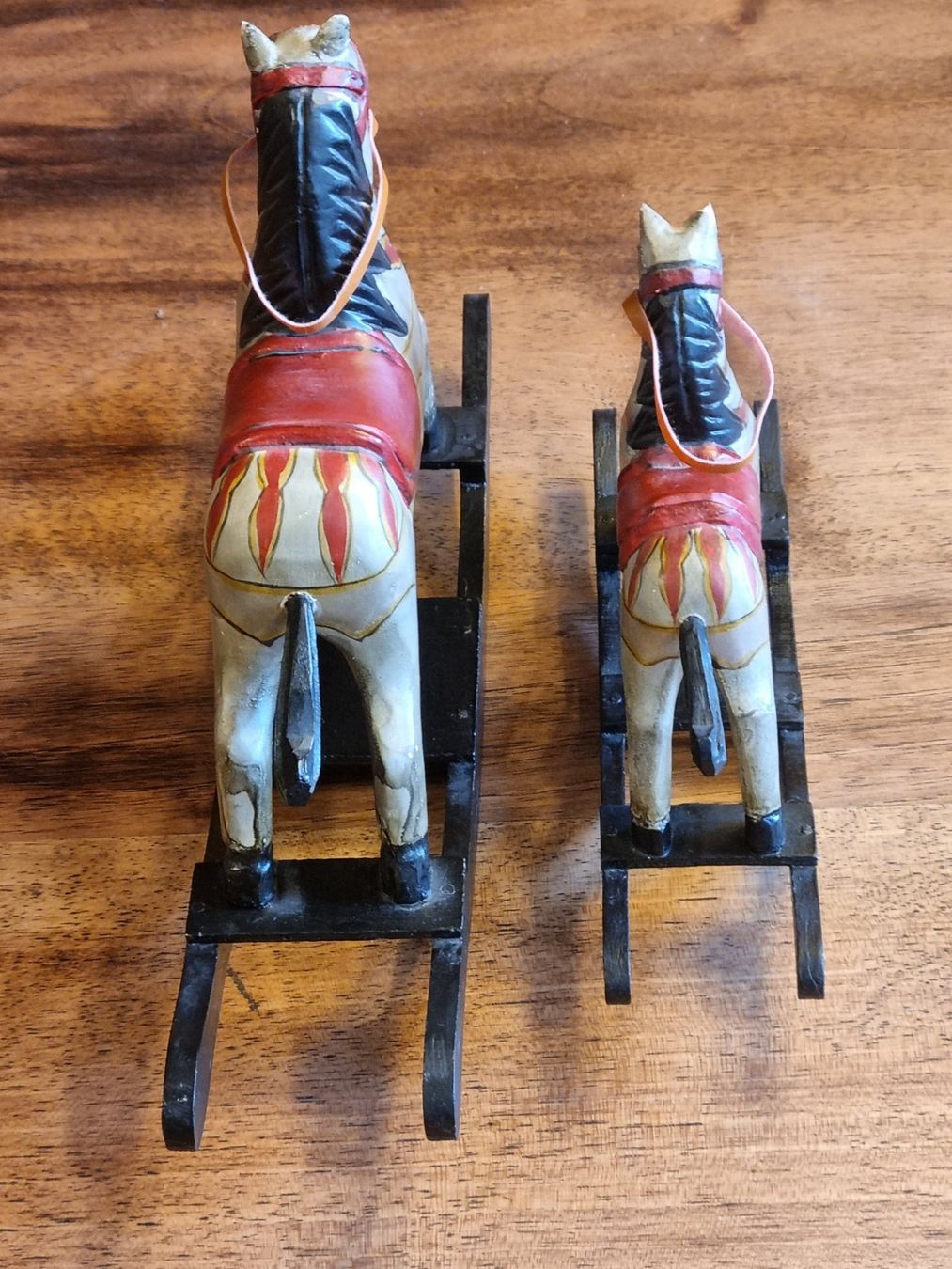 Statuette: 2 Holz-Schaukelpferde Vintage Deko – Usato da Scharnachtal venduto da devin03 9