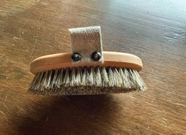 Pferdebürste/Hundebürste aus Holz
