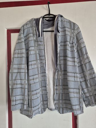Jacke mit Kapuze, Top Zustand, Gr. M