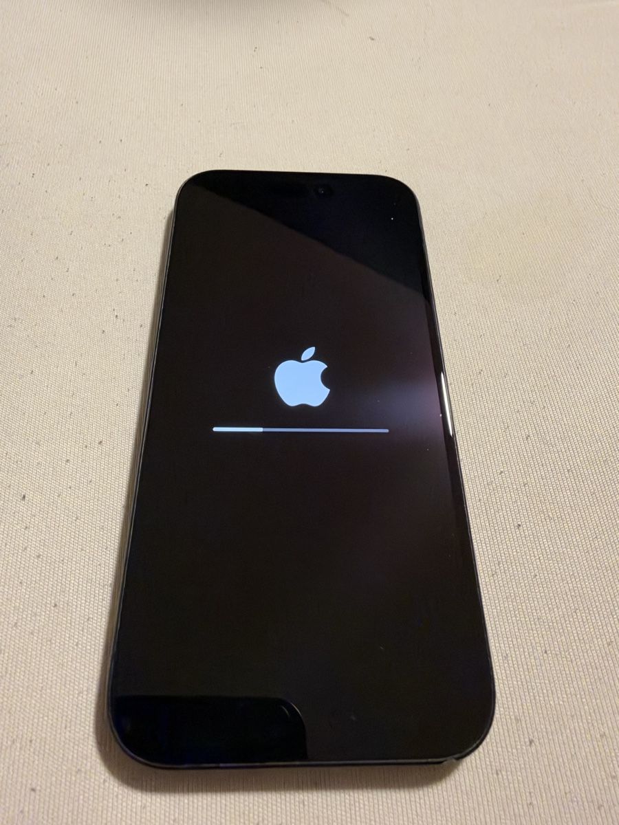 Apple Handys / Smartphones: iPhone 15 - Titan Black – Gebraucht aus Giornico von ema_vm7d 1