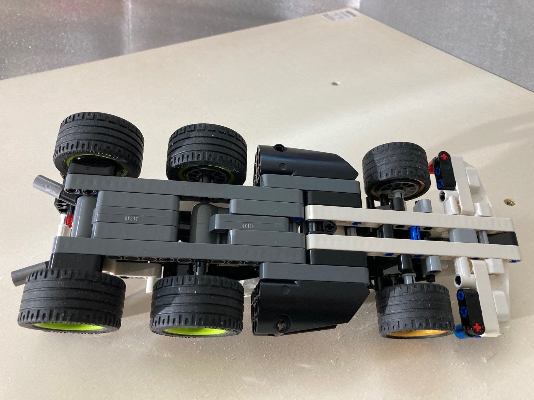 Lego Kit di costruzioni: LEGO® Technic Rennwagen Doppel-Pullback – Usato da Glattfelden venduto da Flip4u 5